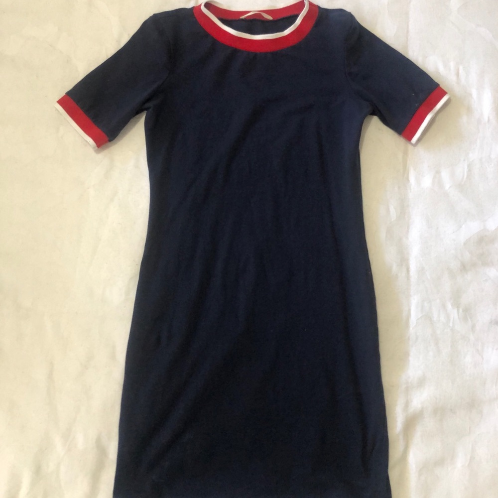Simple navy bodycon dress